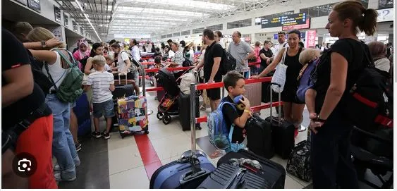 POYD BAŞKANI DUYURDU.. ‘ANTALYA’DA TURİST SAYISI 15 MİLYONA ULAŞTI’