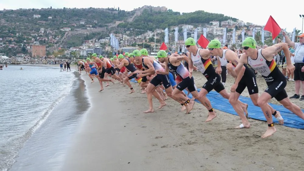 HALK TRİATLONU 33. ALANYA YARIŞMASI’YLA GERİ DÖNÜYOR