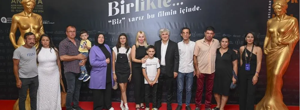 ‘PROF. DR. ÖZKAN’LAR KENDİLERİ İÇİN YAPILAN BELGESELİ İZLEDİ