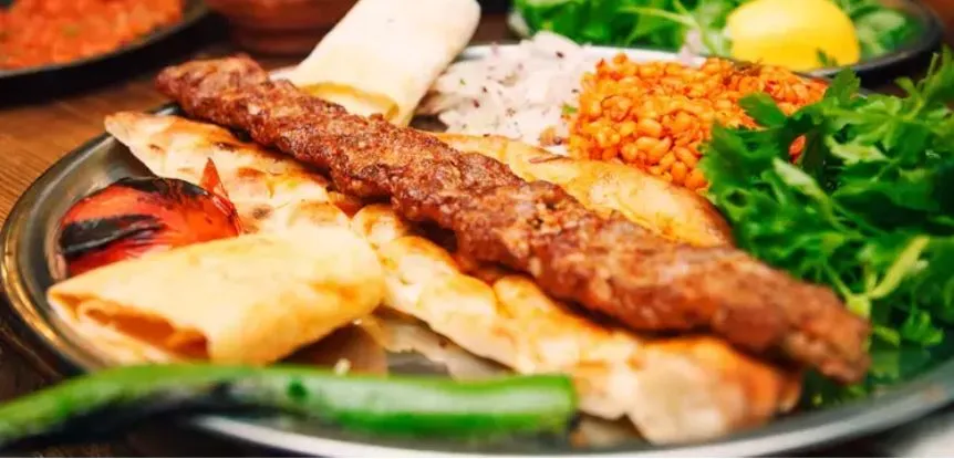 YENİ SAHTE ÜRÜNLER.. SUCUK YERİNE KANATLI ETİ KEBAP YERİNE KALP YEDİRMİŞLER