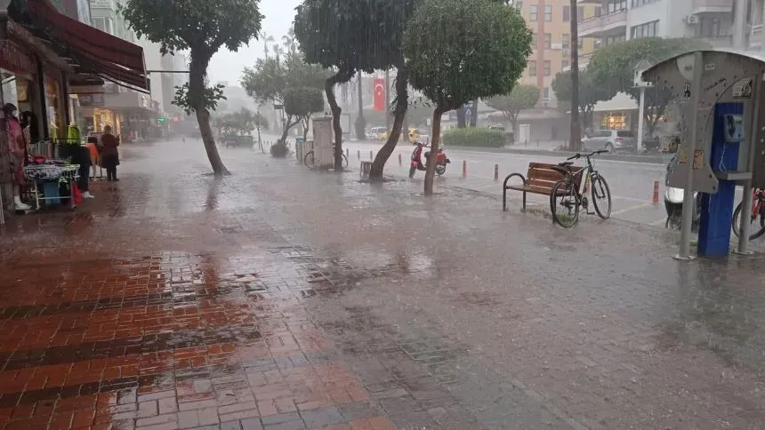 ANTALYA’DA KIŞ KAPIYA DAYANDI.. YAZDAN KALMA GÜNLERE VEDA VAKTİ