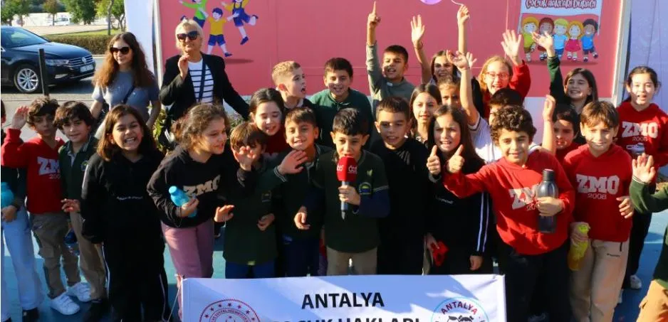 GÜZEL BİR İŞBİRLİĞİ.. ANTALYA’DA ‘ÇOCUK HAKLARI DURAĞI’ AÇILDI