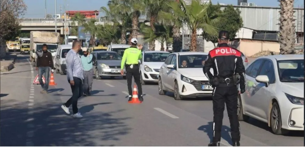 ANTALYA’DA ZEYTİNKÖY’E MOBİL KARAKOL.. MADDE TACİRLERİNE DARBE VURULACAK