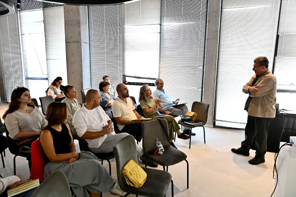 MURATPAŞA’DA ÖYKÜ VE ŞİİR ATÖLYELERİ SONA ERDİ