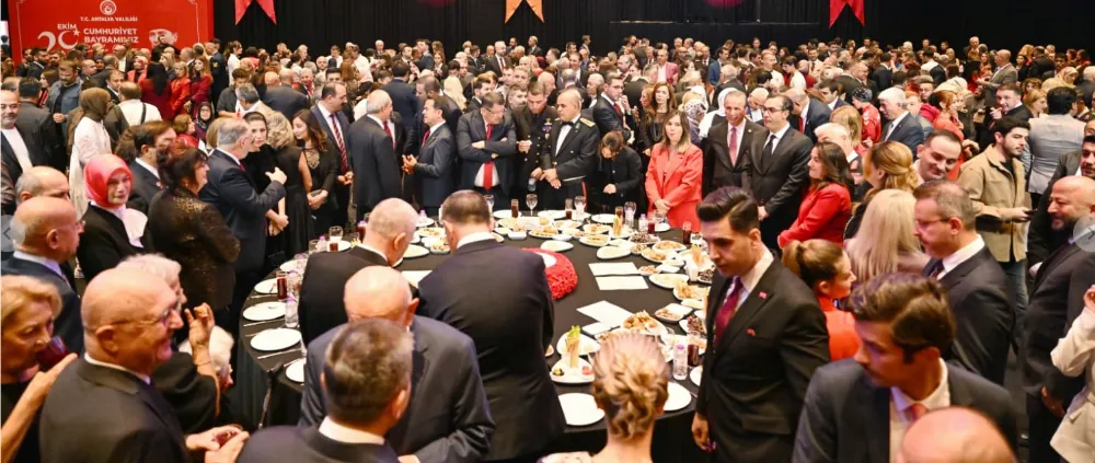 ANTALYA’DA CUMHURİYET RESEPSİYONU.. ‘KURUCULARA ŞÜKRAN DUYUYORUZ’