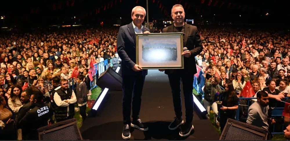 KEPEZ’DE EDİP AKBAYRAM GENÇLİK PARKI CUMHURİYET COŞKUSUYLA AÇILDI