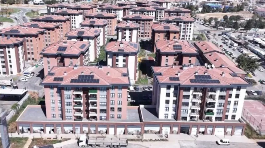 KAHRAMANMARAŞ DEPREMİNİN SİMGESİ ‘EBRAR SİTESİ’ YENİDEN DOĞDU