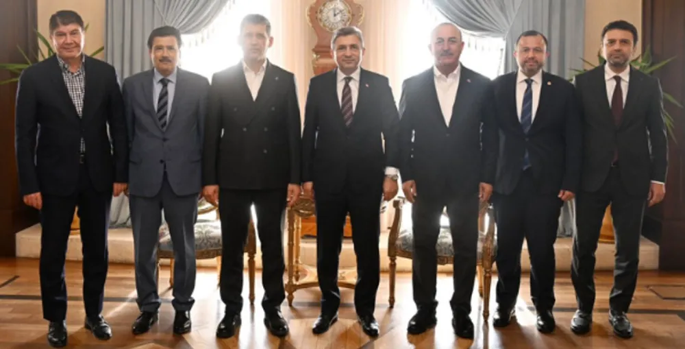 AK PARTİ HEYETİ VALİ ŞAHİN’İ ZİYARET ETTİ.. ‘YATIRIMLARI VE PROJELERİ GÖRÜŞTÜK’