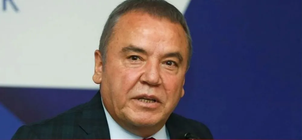 İSTİFA ETMEMİŞ.. BÖCEK