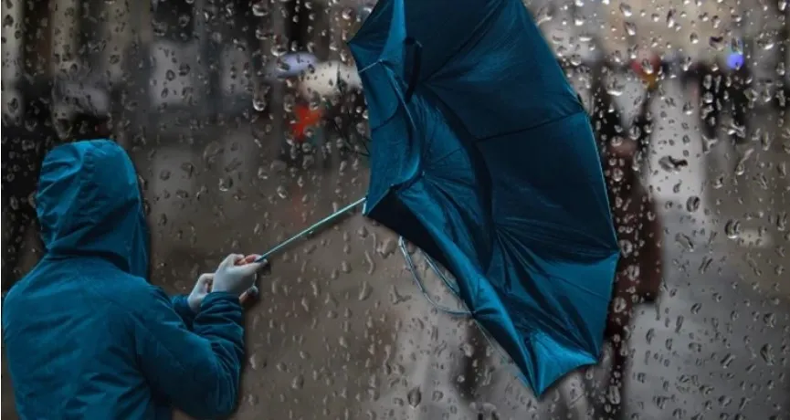 PASTIRMA SICAKLIKLARI GERİ GELİYOR.. SAĞANAK VE KUVVETLİ FIRTINA UYARISI