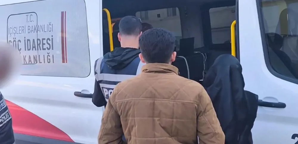 81 İLDE GÖÇ OPERASYONU.. 29 ORGANİZATÖR GÖZALTINDA 687 DÜZENSİZ GÖÇMEN YAKALANDI