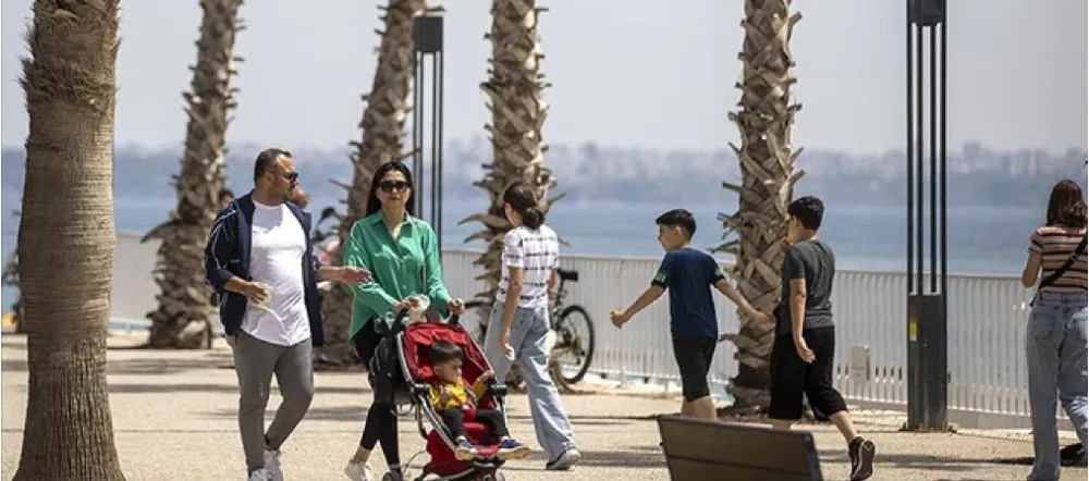 HAFTA SONU BOYUNCA SICAKLIK MEVSİM NORMALLERİNİN ÜZERİNDE OLACAK