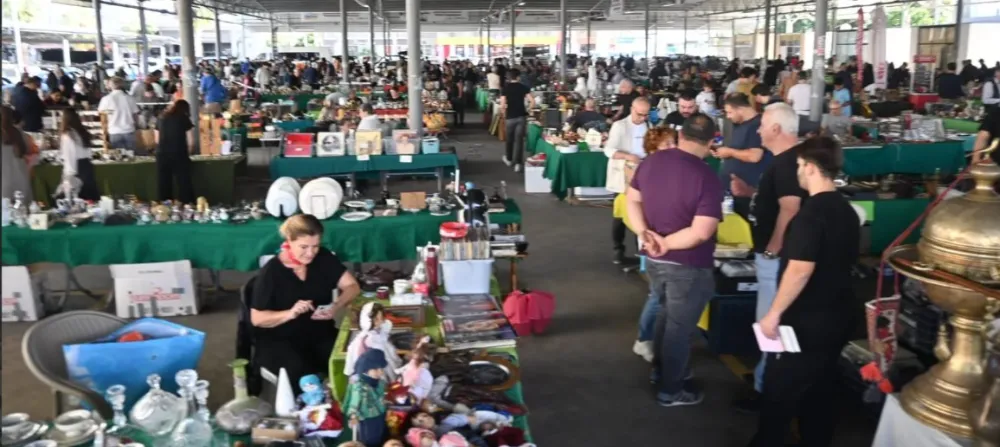 ANTALYA’NIN SAKLI HAZİNESİ.. MURATPAŞA’DAKİ ANTİKA PAZARI YOĞUN İLGİ GÖRÜYOR