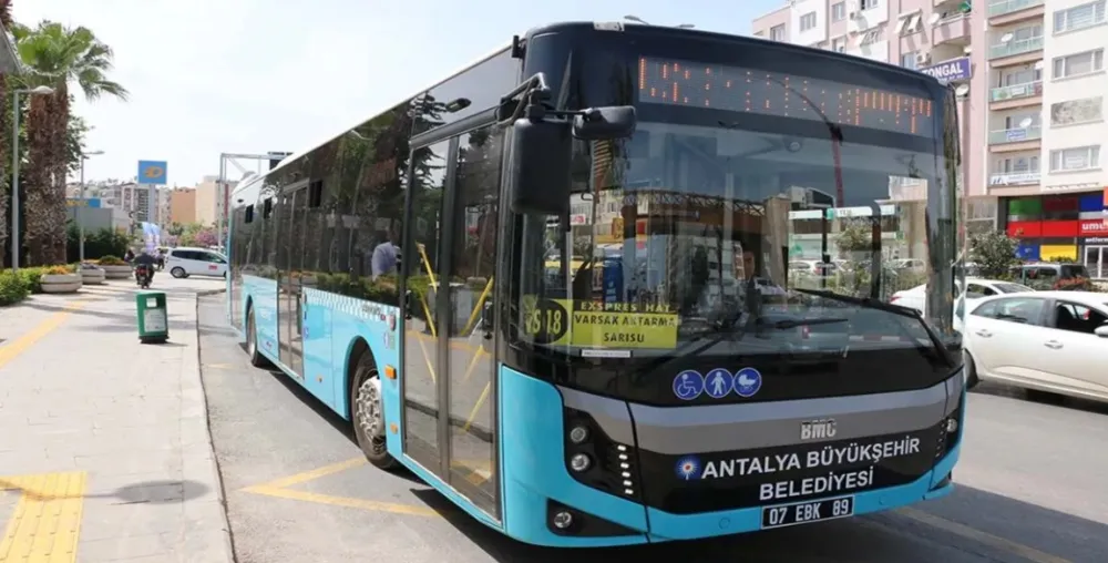ANTALYA’DA ULAŞIM SORUNU DERİNLEŞİYOR.. OTOBÜSLER ARIZALI SEFERLER YETERSİZ 