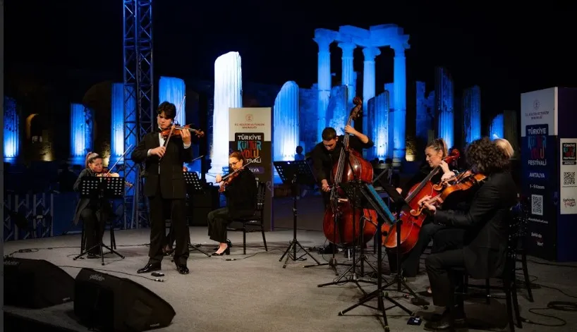 KÜLTÜR YOLU FESTİVALİ’NDE ANTALYA’DAKİ COŞKU HIZ KESMİYOR
