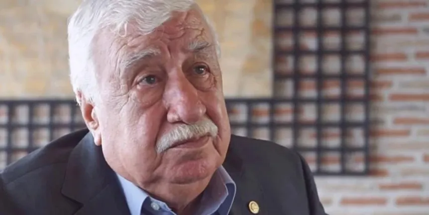 7 AY ÖNCE EŞİNİ KAYBETMİŞTİ.. USTA OYUNCU AHMET GÜLHAN VEFAT ETTİ