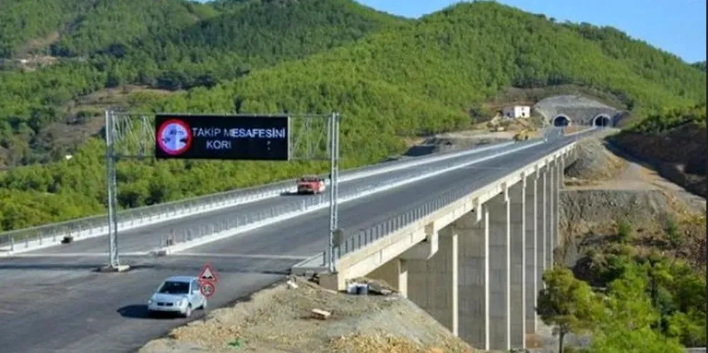 ‘ANTALYA-MERSİN YOL PROJESİNDE 440 KİLOMETRENİN 400 KİLOMETRESİ TAMAMLANDI’