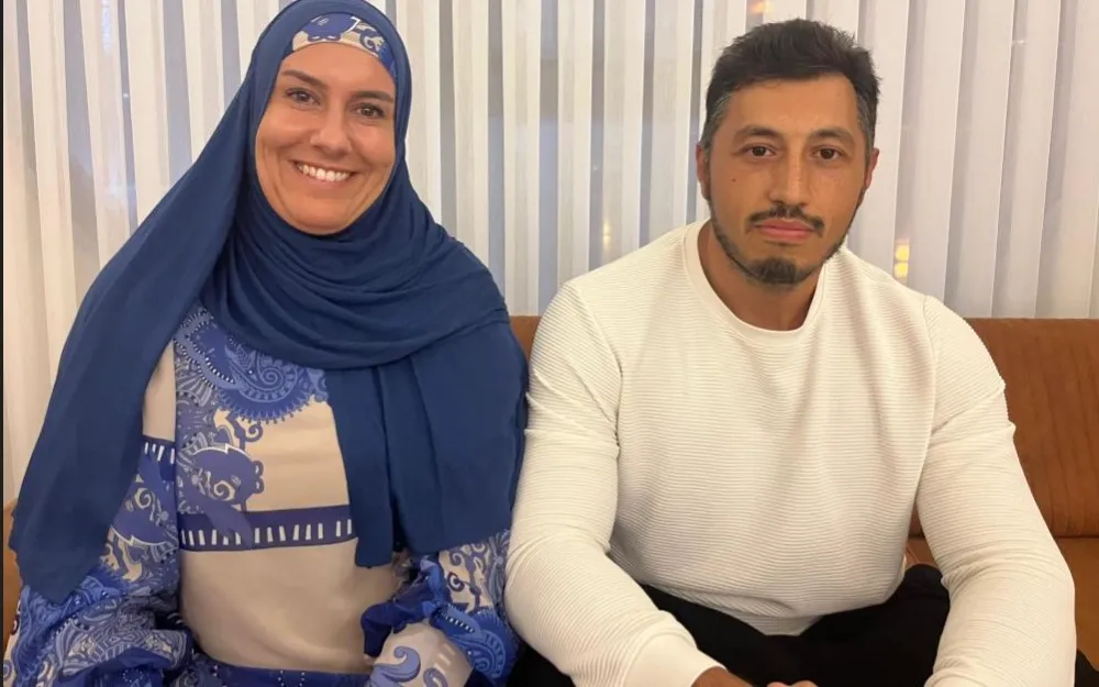 KOCASININ YAŞAM TARZINDAN ETKİLENEN ALMAN JESSİCA MÜSLÜMAN OLDU