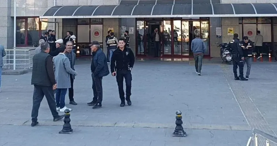 SANIK DEMİR DEMİR.. ‘BAŞKAN NİYAZİ NEFİ KARA RİCA ETTİ OĞLUNA ARAÇ ALDIM’ 