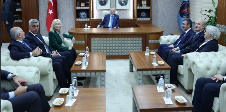 ERDOĞAN AKDENİZ ÜNİVERSİTESİ’Nİ ZİYARET ETTİ.. YENİ PROJELERİ DİNLEDİ