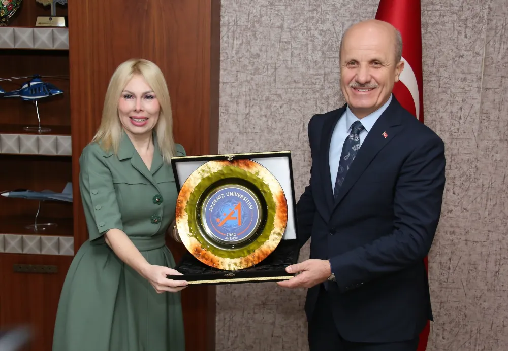 YÖK BAŞKANI ÖZVAR