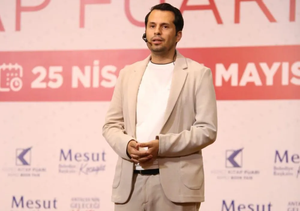 ‘DİJİTAL BAĞIMLILIK ODAKLANMAYI ENGELLİYOR’