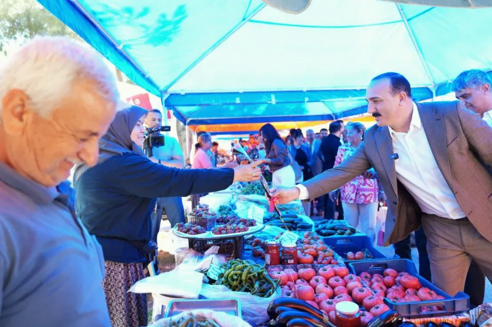 KONYAALTI’NDA ÜRETİCİ PAZARI KURULDU 
