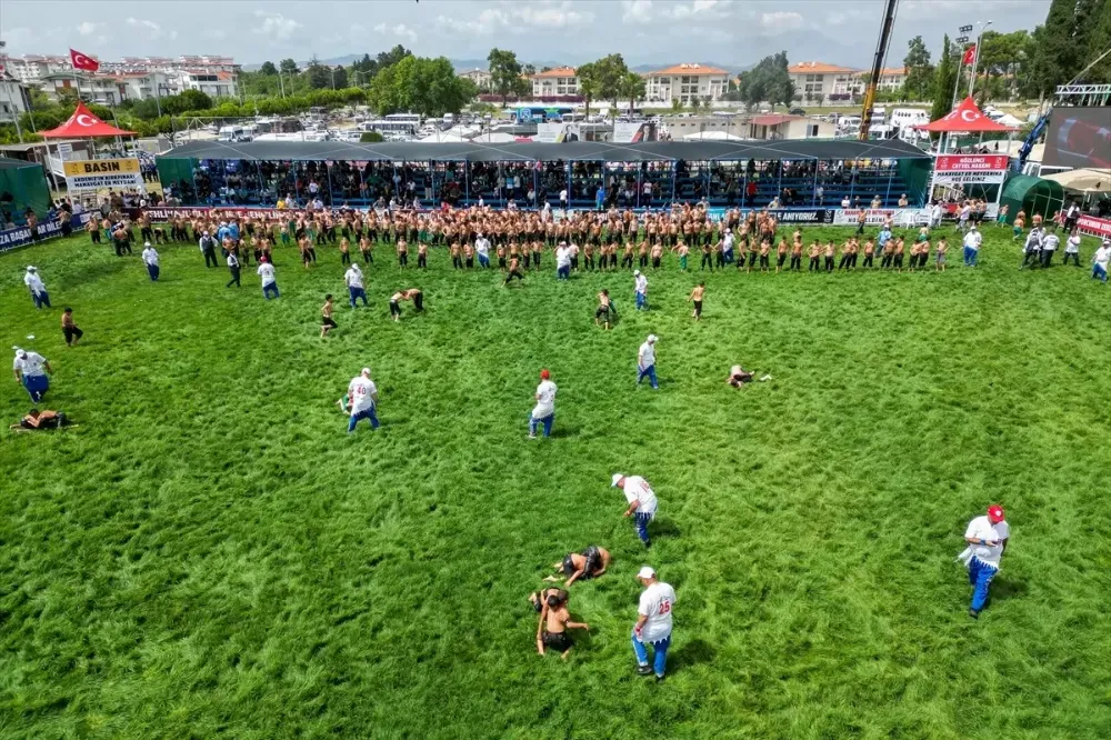 MANAVGAT’TA YAĞLI GÜREŞ COŞKUSU