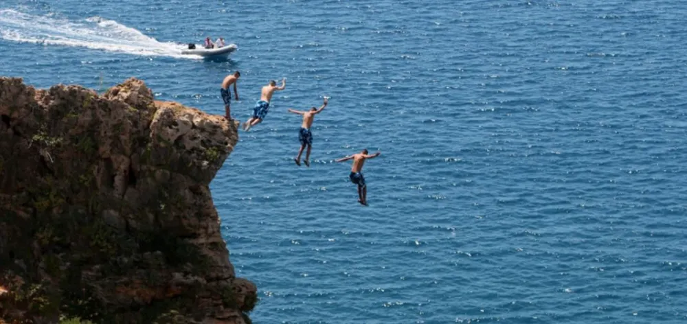 ANTALYA FALEZLERDE ARTİSTLİK YAPALIM DERKEN CANLARIINDAN OLUYORLARDI