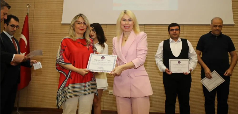AKDENİZ ÜNİVERSİTESİ ÖĞRENCİLERİNİN PROJE BAŞARISI ÖDÜLLENDİRİLDİ