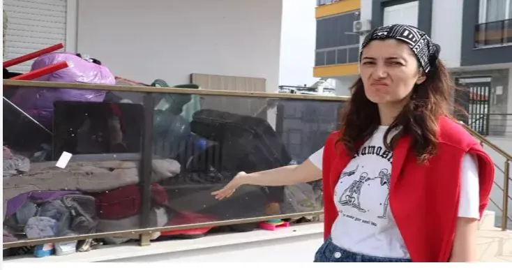 APARTMANDA KÖPEK BESLEME KRİZİ.. ‘NEREDE BU KEPEZ BELEDİYESİ’