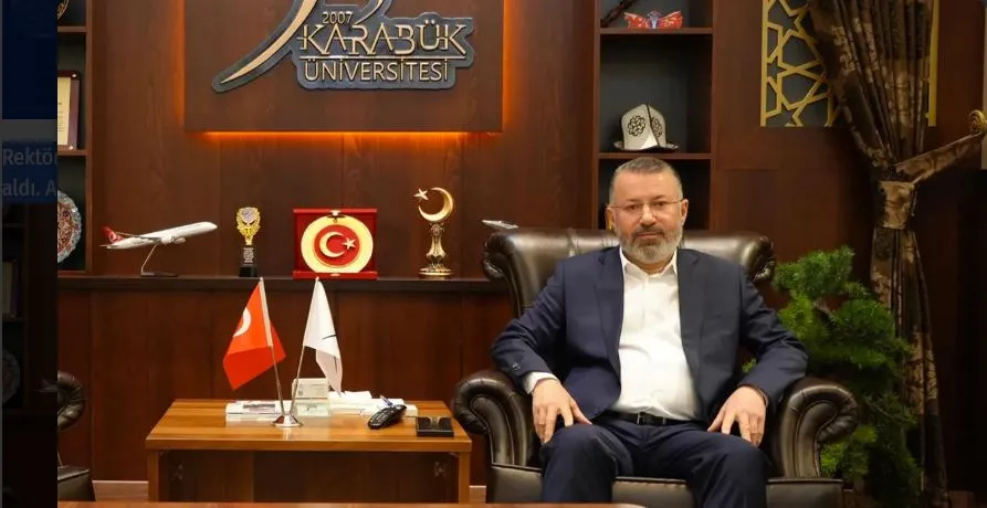 5 AYRI YERDEN AKIYOR.. KARABÜK ÜNİVERSİTESİ REKTÖRÜNÜN ALDIĞI MAAŞA BAKIN