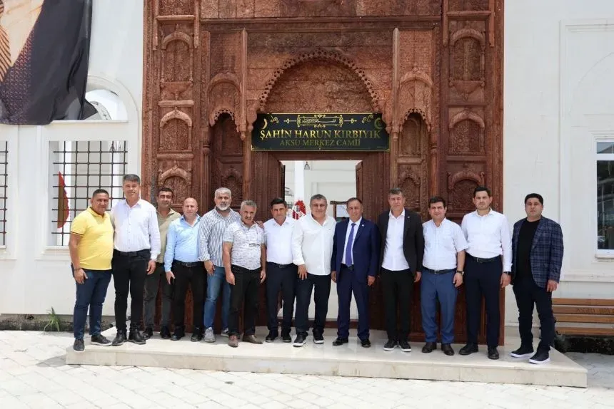 ANTALYA’DA YAPIMI 3 YIL GECİKEN CAMİİ CHP’NİN DUALI GÖSTERİSİYLE AÇILDI