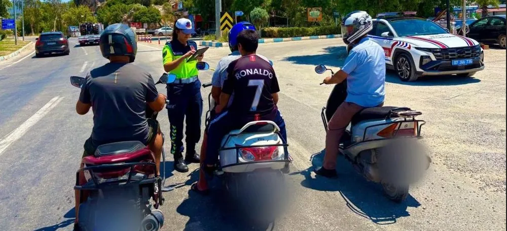 ANTALYA’DA 3 BİNİ AŞKIN MOTOSİKLET DENETLENDİ.. 80 ARAÇ TRAFİKTEN MEN EDİLDİ
