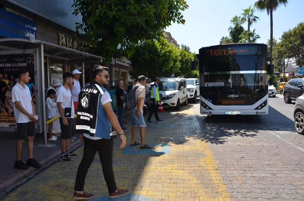 ANTALYA’DA OTOBÜS VE TAKSİLERE SIKI DENETİM