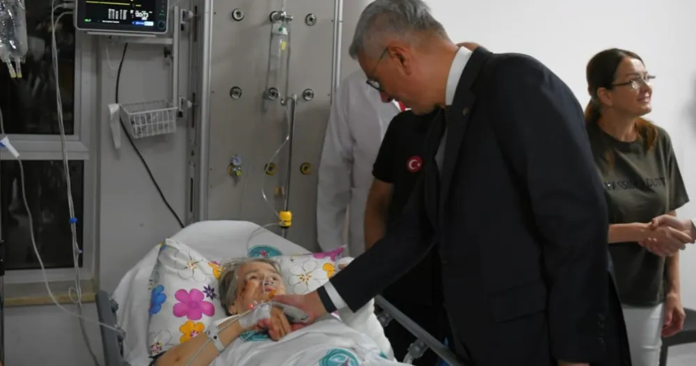 BALIKESİR DEPREMİ.. 18 KİŞİ TABURCU EDİLDİ 11 YARALININ TEDAVİSİ SÜRÜYOR