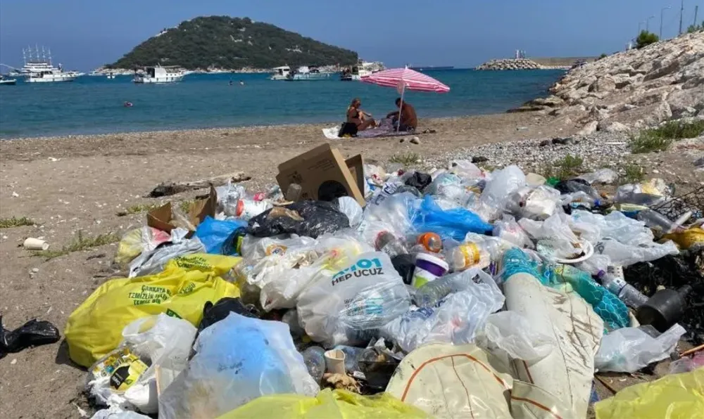 ANTALYA’DA ADA MANZARALI ÇÖP YIĞINLARI.. EŞSİZ DOĞANIN KIYMETİ BİLİNMİYOR