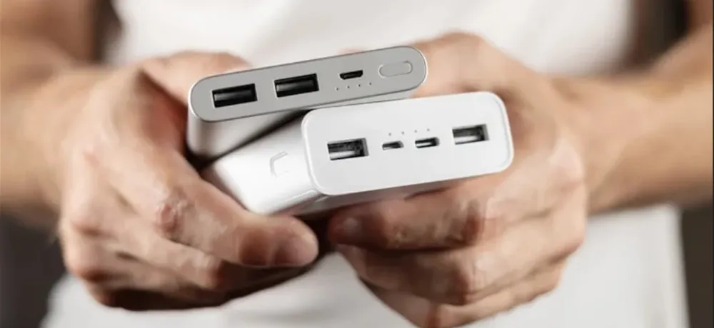 BAKAN DUYURDU.. UÇUŞLARDA POWERBANK KULLANIMA YASAK GELİYOR