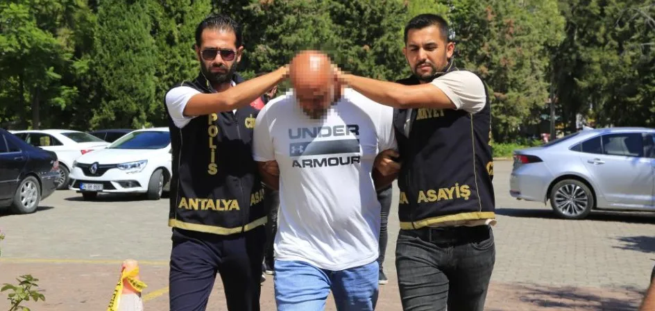 BOŞANMA AŞAMASINDAKİ KARISINI 9 KURŞUNLA ÖLDÜRDÜ 