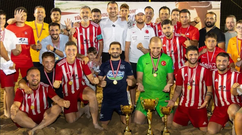 TFF PLAJ FUTBOLU LİGİ MANAVGAT ETABINDA ŞAMPİYON ‘ÇİMHAN SARILARSPOR’