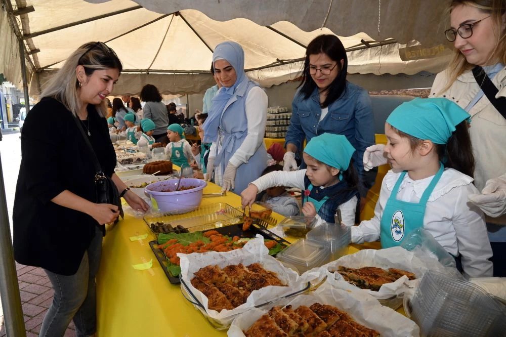 MANAVGAT’TA DEPREMZEDE KARDEŞE YARDIM KERMESİ